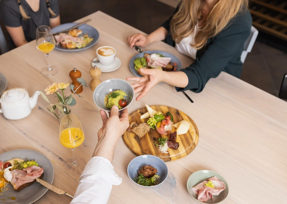 Frühstück mit Freunden im Restaurant Anna in Dresden